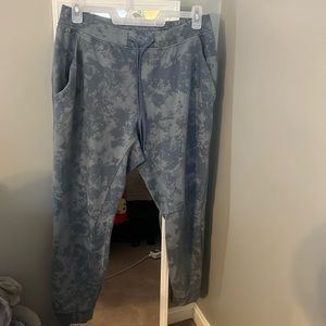 size 10 lululemon sweatpant joggers